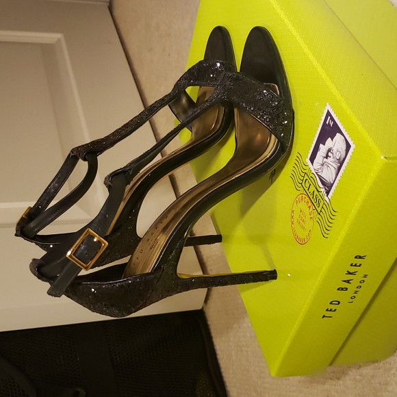 Last Offer Before I Donate - Ted Baker heels - Picture 3 of 4